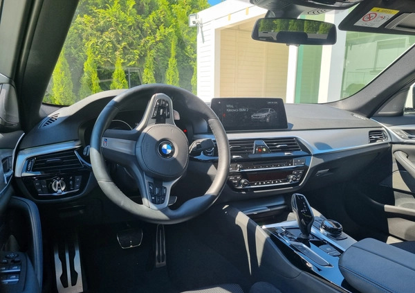 BMW Seria 5 cena 145000 przebieg: 135000, rok produkcji 2018 z Zgierz małe 92